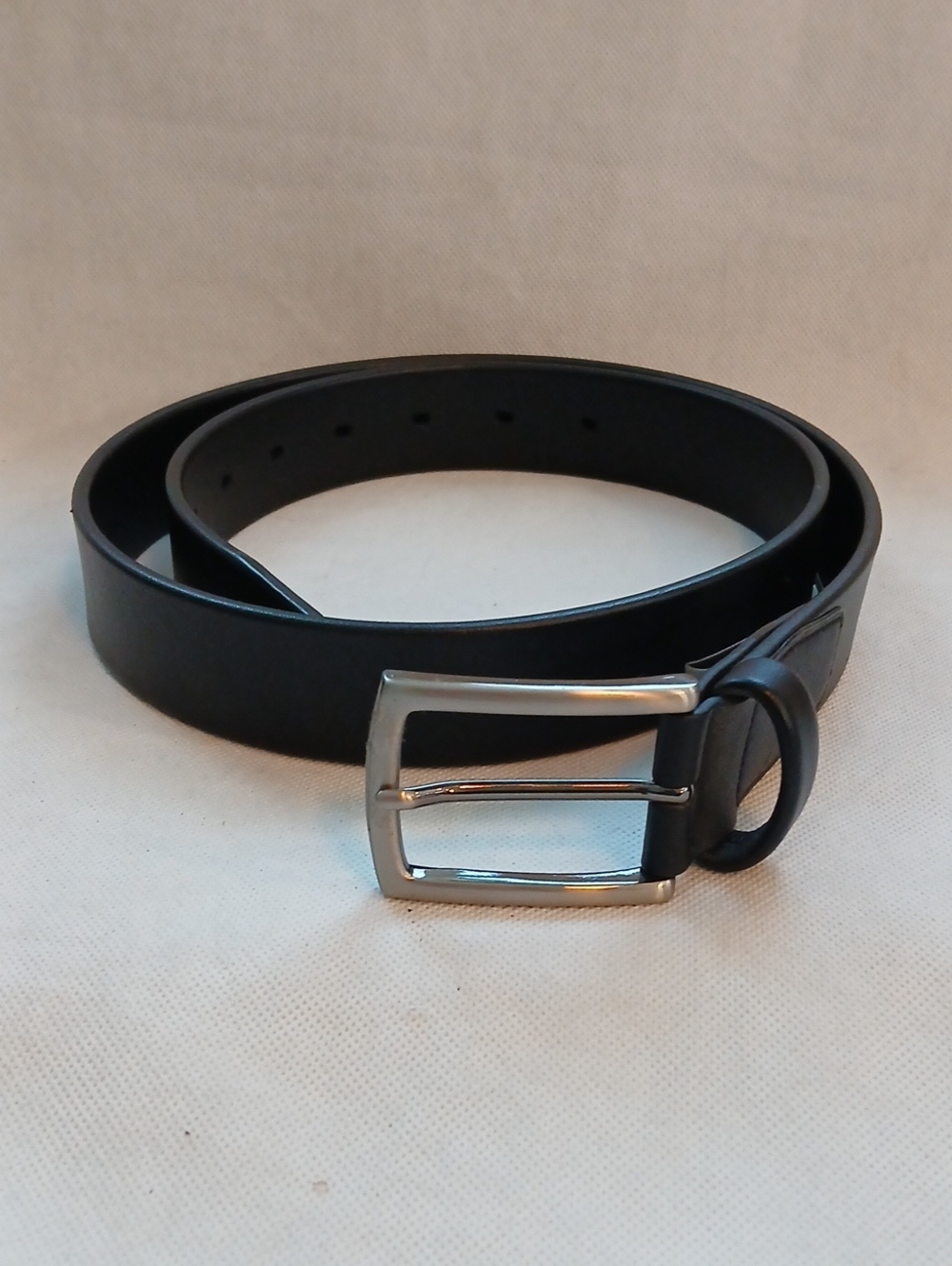 Perry Ellis Mens 34/35 Classic Black Leather Belt Silver Buckle